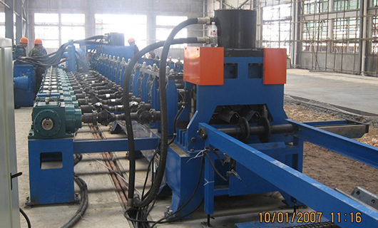 设备结构优化如何延长护栏板设备的使用寿命？